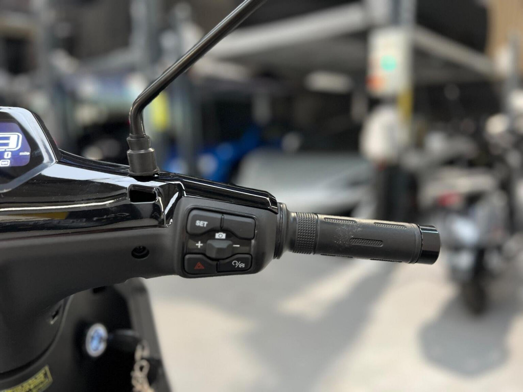 VMOTO SUPER SOCO CUX