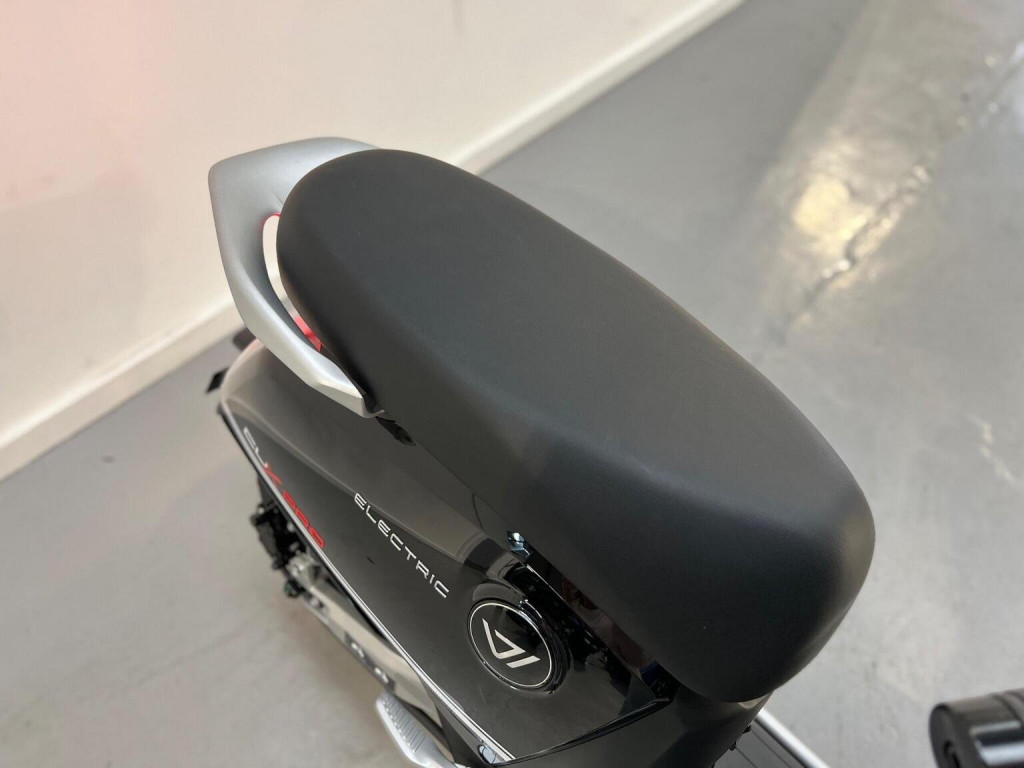 VMOTO SUPER SOCO CUX