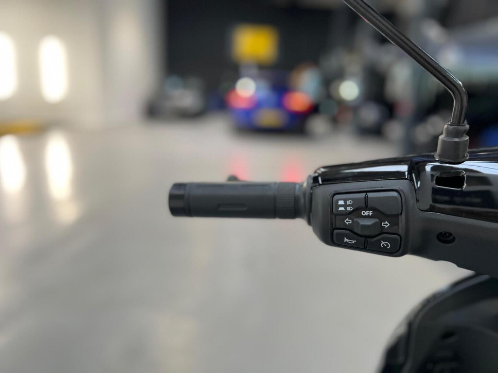 VMOTO SUPER SOCO CUX