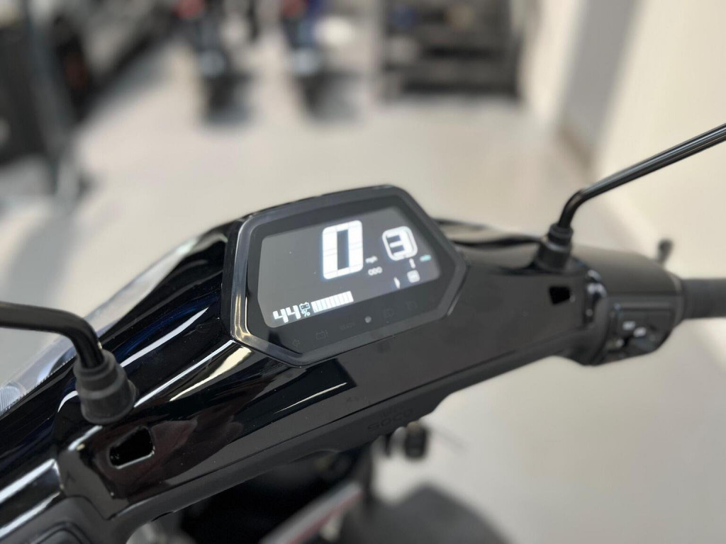 VMOTO SUPER SOCO CUX