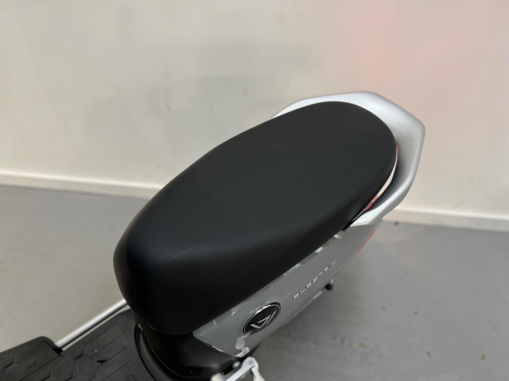 VMOTO SUPER SOCO CUX