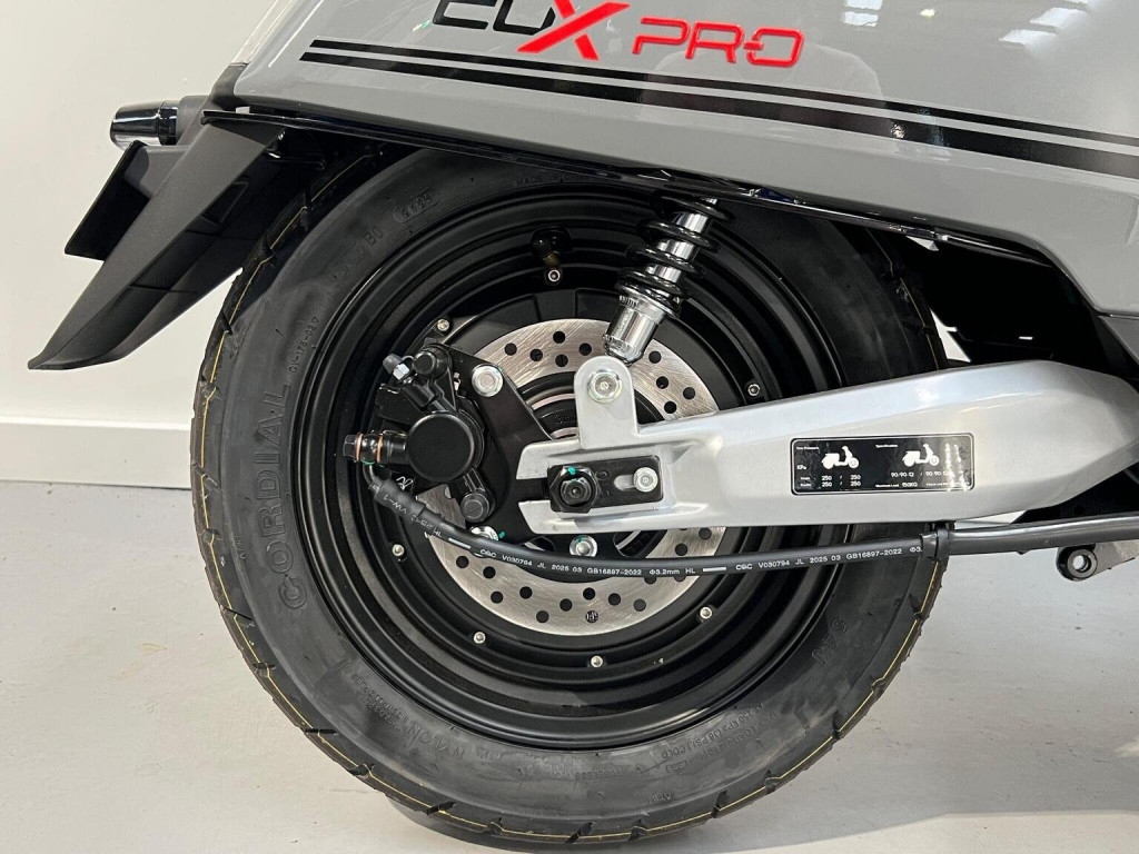 VMOTO SUPER SOCO CUX