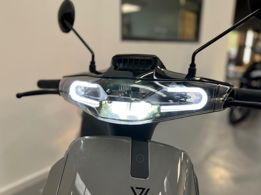 VMOTO SUPER SOCO CUX