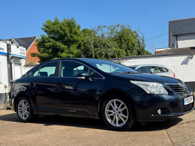 TOYOTA AVENSIS