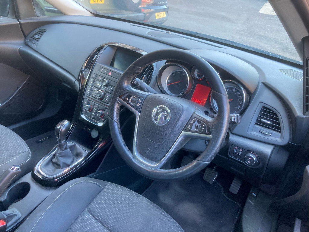 VAUXHALL ASTRA