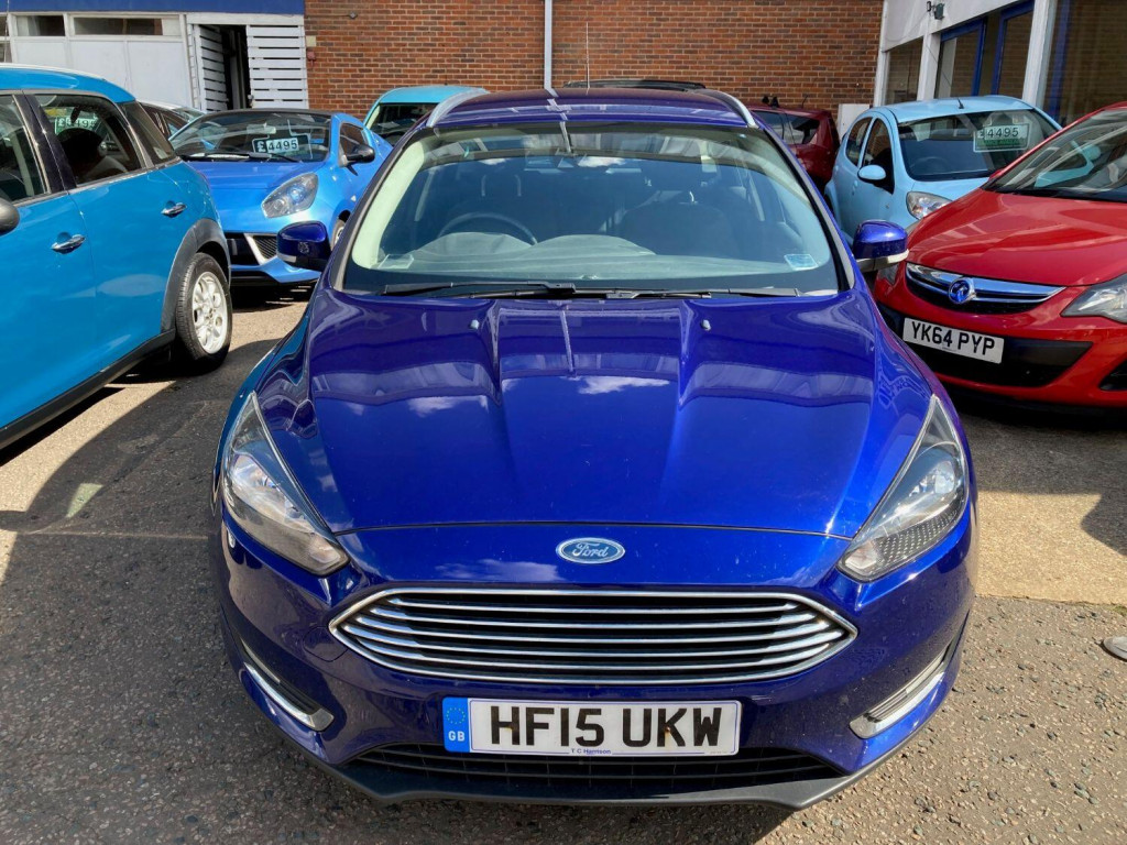 View FORD FOCUS 1.6 Titanium