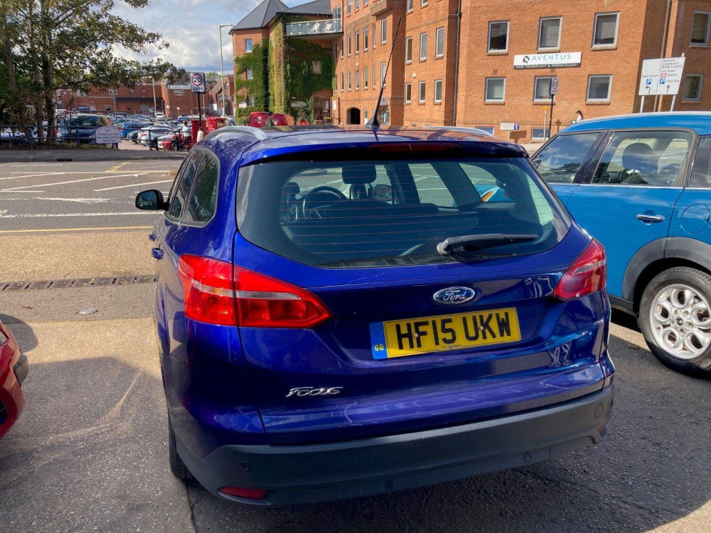 View FORD FOCUS 1.6 Titanium