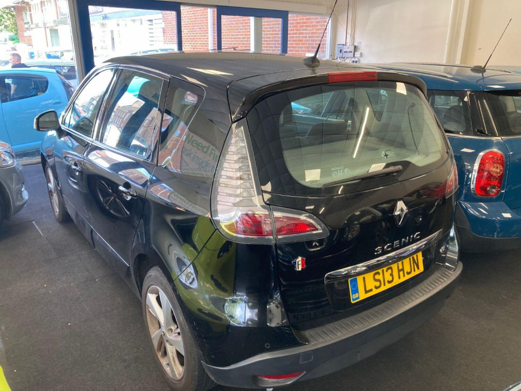 View RENAULT SCENIC 1.5 dCi Dynamique TomTom