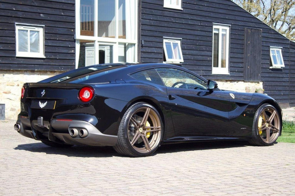 FERRARI F12