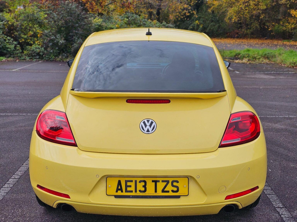 VOLKSWAGEN BEETLE
