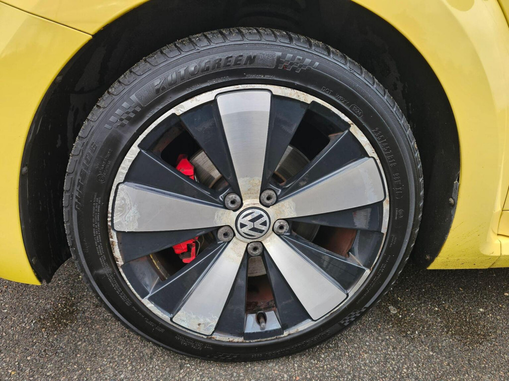 VOLKSWAGEN BEETLE