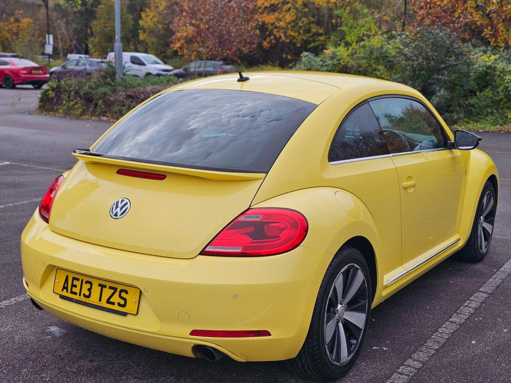 VOLKSWAGEN BEETLE