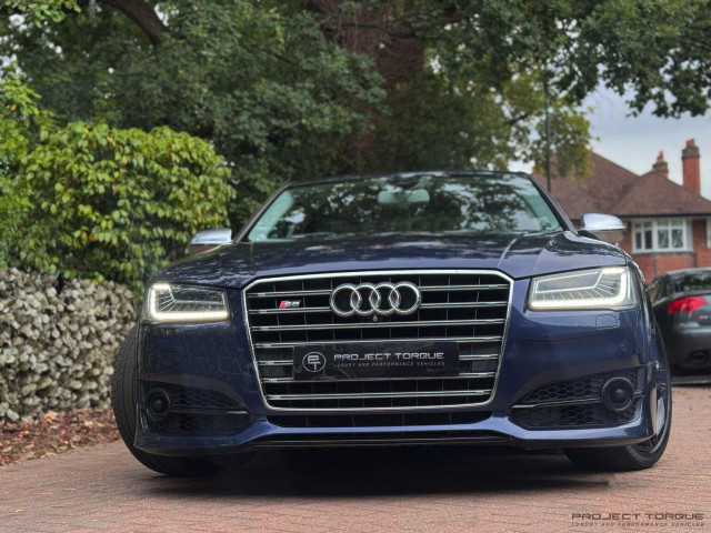 AUDI S8
