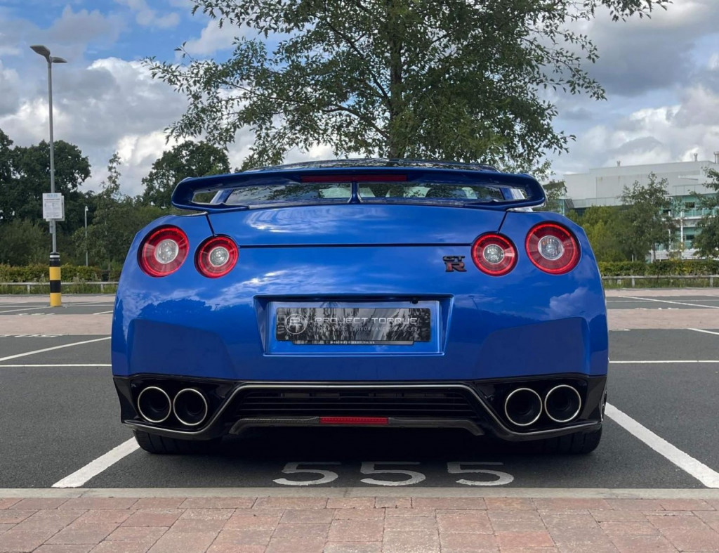NISSAN GT-R