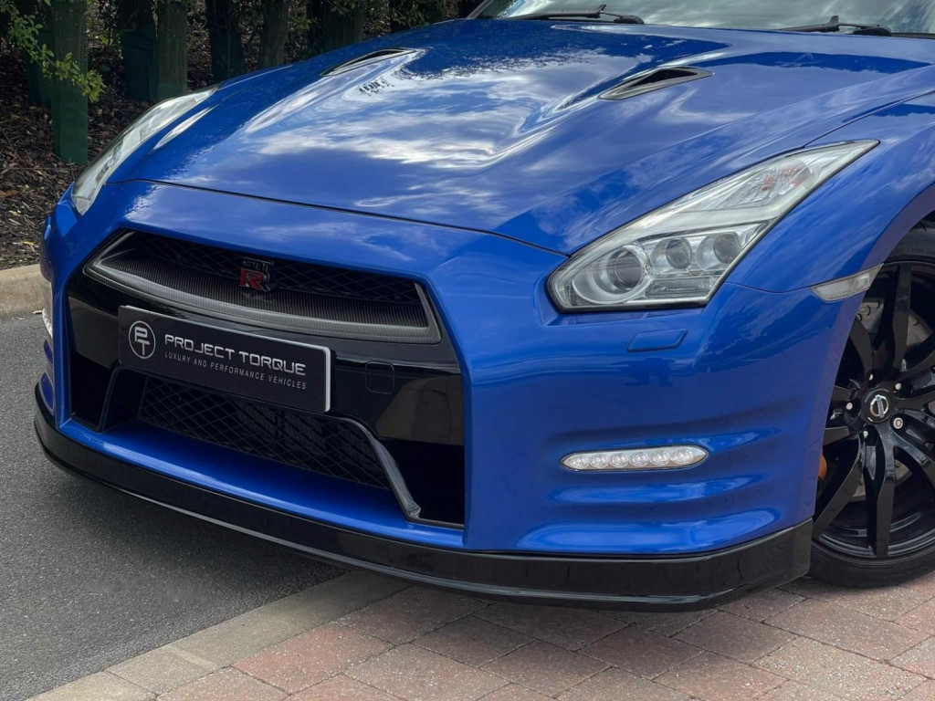 NISSAN GT-R