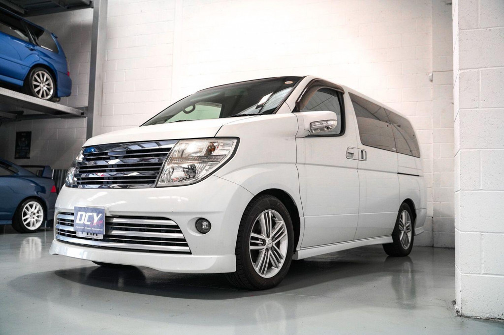 NISSAN ELGRAND