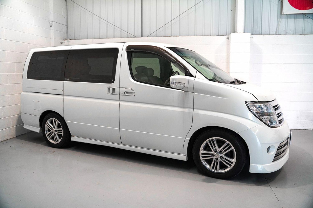 NISSAN ELGRAND