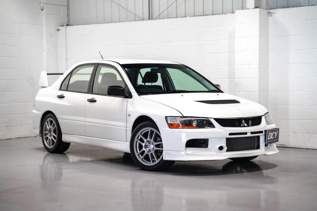 MITSUBISHI LANCER
