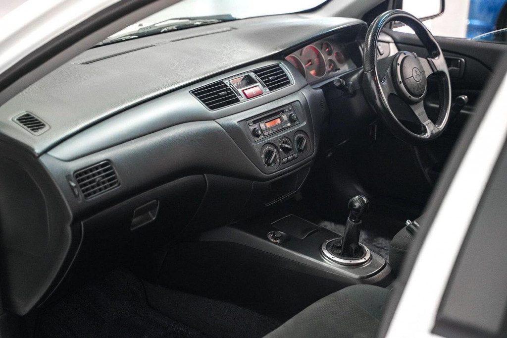 MITSUBISHI LANCER