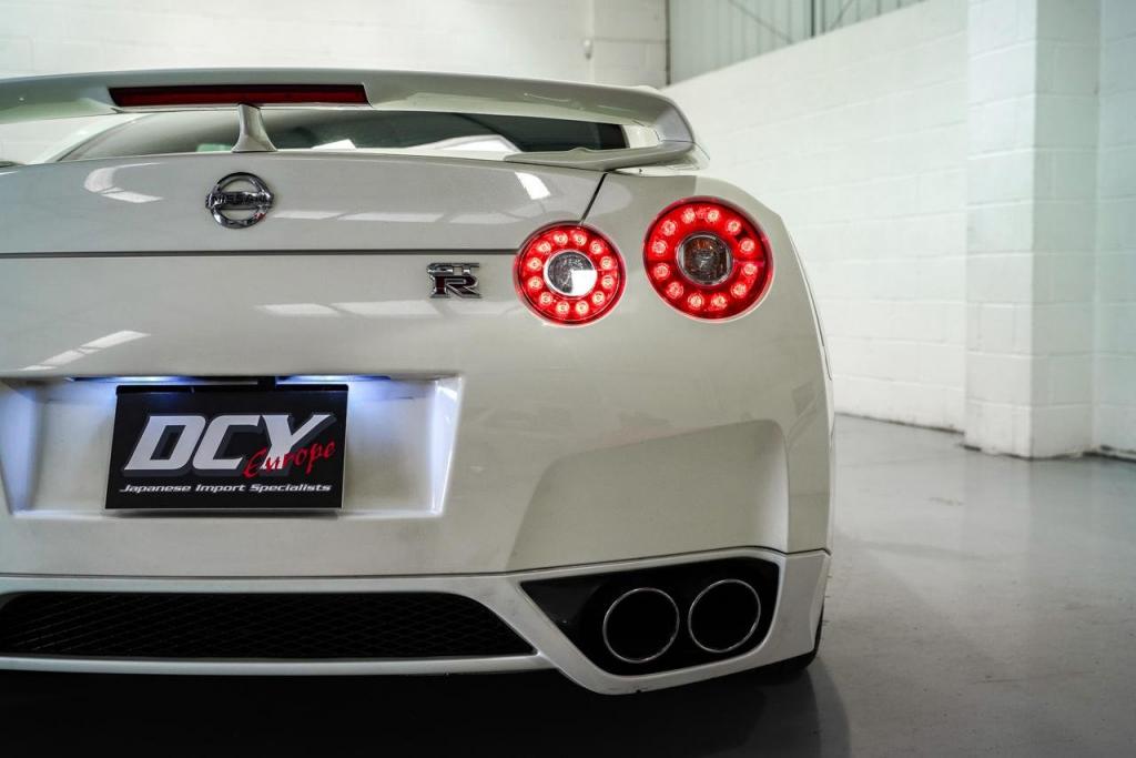 NISSAN GT-R
