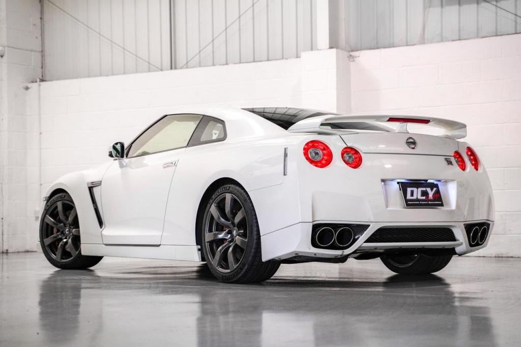 NISSAN GT-R