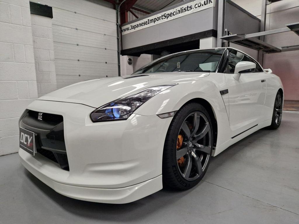 NISSAN GT-R