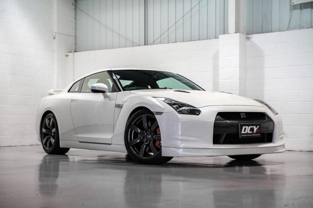 NISSAN GT-R