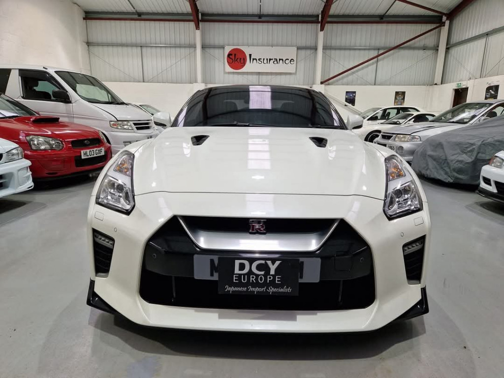 NISSAN GT-R