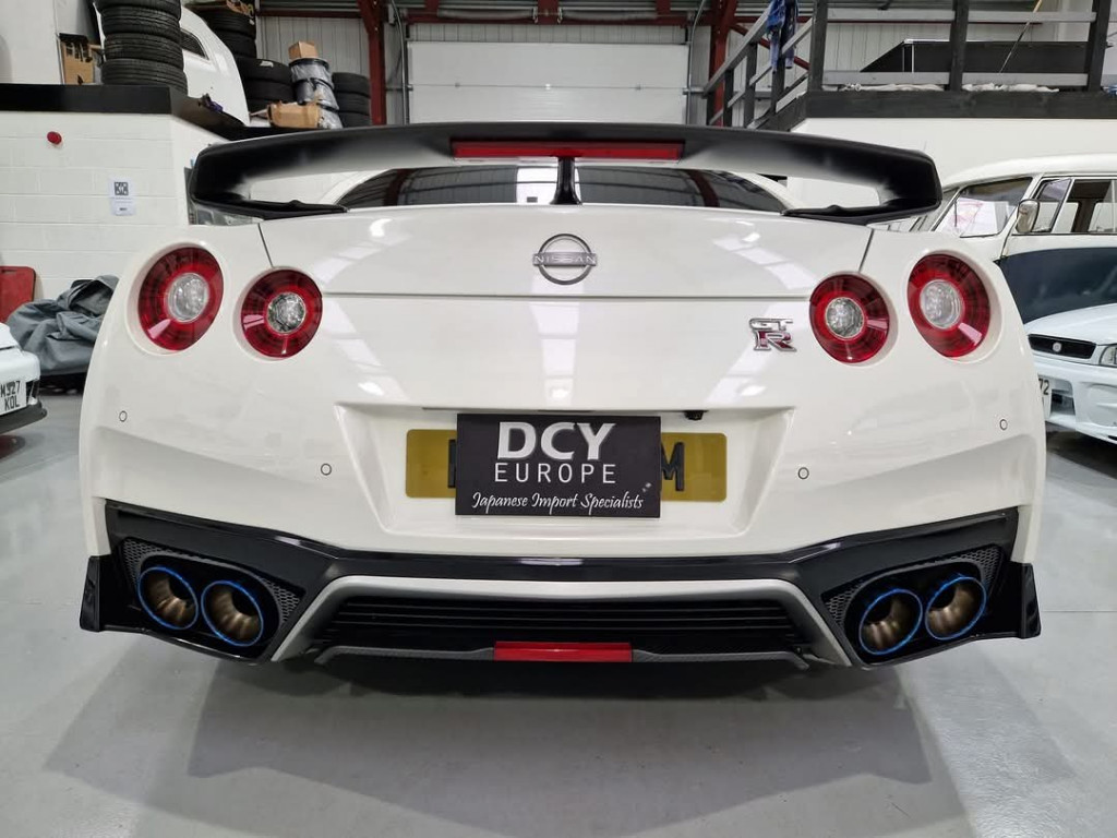 NISSAN GT-R