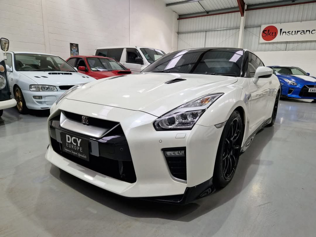 NISSAN GT-R