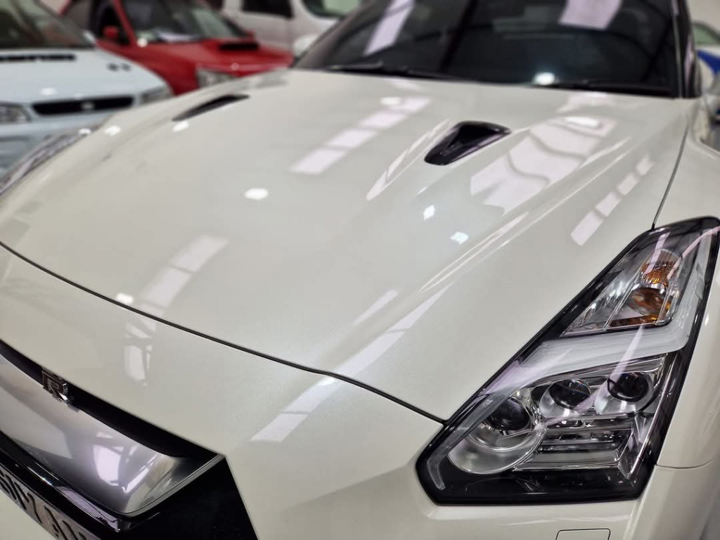 NISSAN GT-R