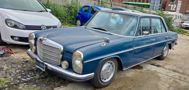 MERCEDES-BENZ 230