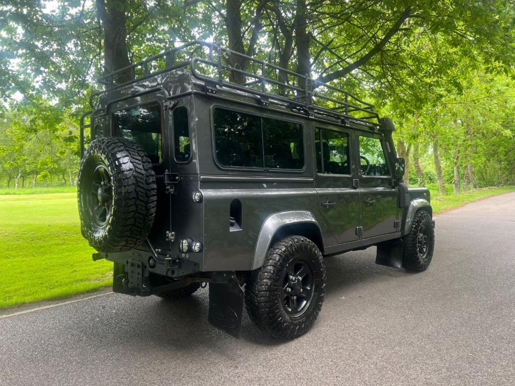 LAND ROVER DEFENDER
