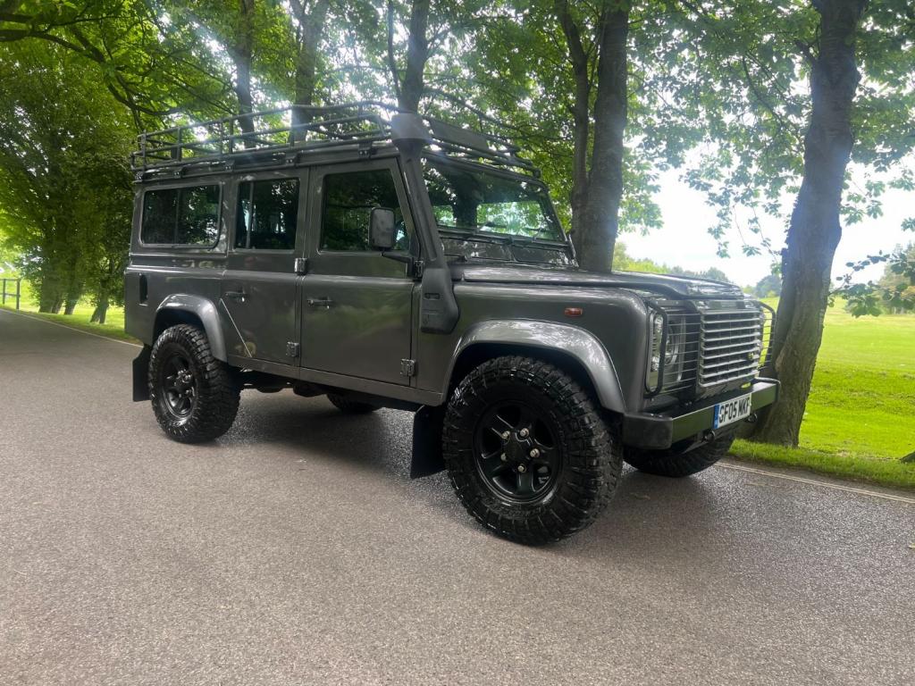 LAND ROVER DEFENDER