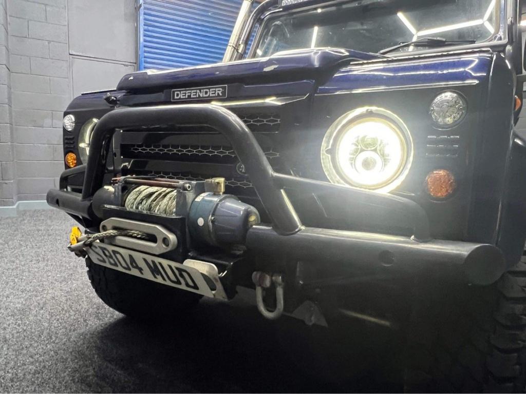 LAND ROVER DEFENDER 90