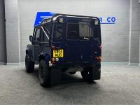 LAND ROVER DEFENDER 90