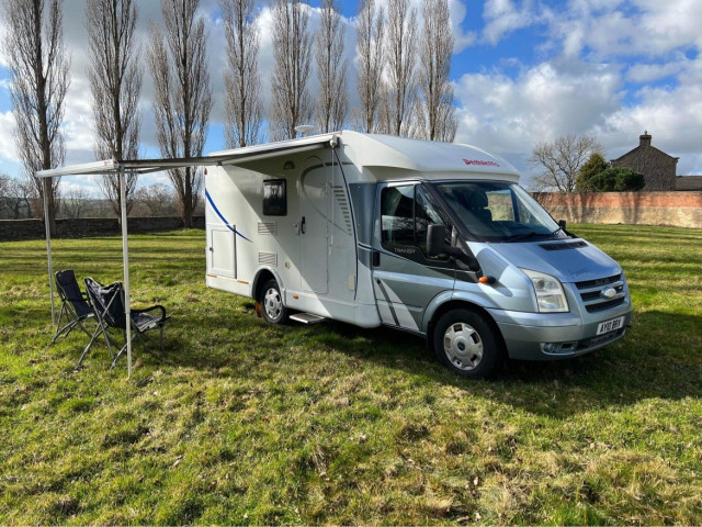 FORD TRANSIT 150 MOTOR CARAVAN