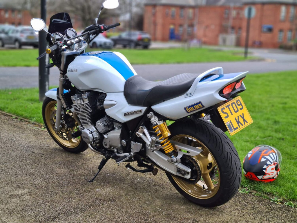 YAMAHA XJR1300