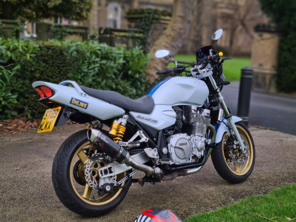 YAMAHA XJR1300