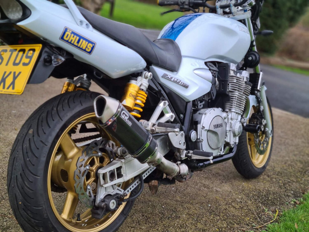 YAMAHA XJR1300