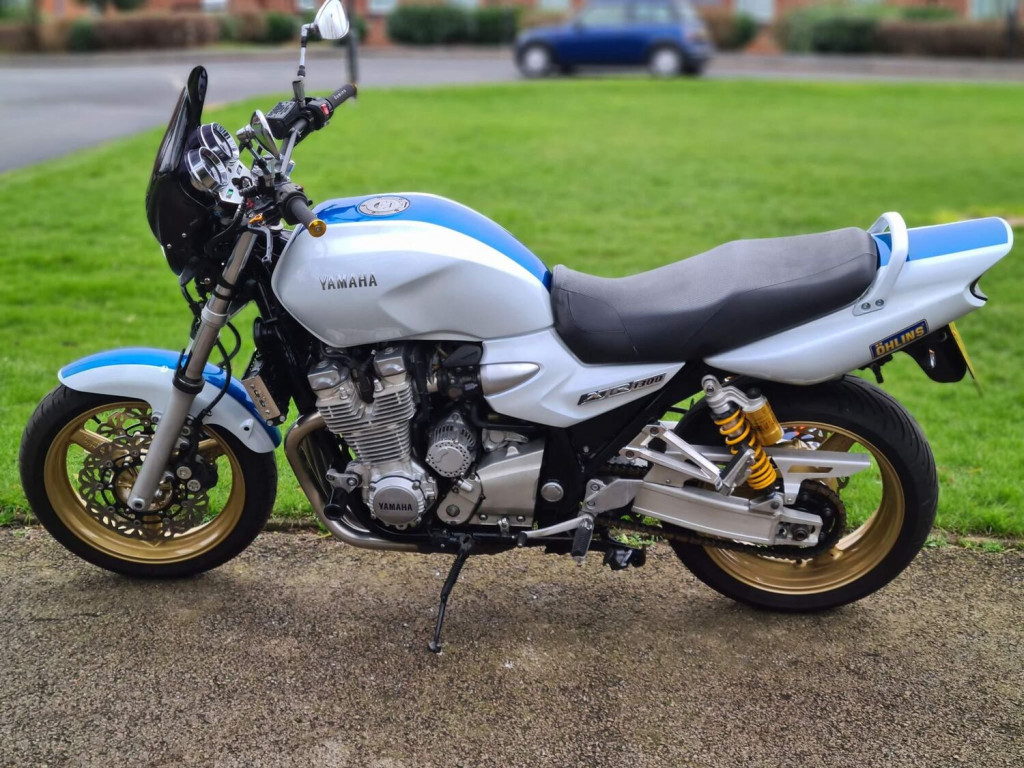 YAMAHA XJR1300