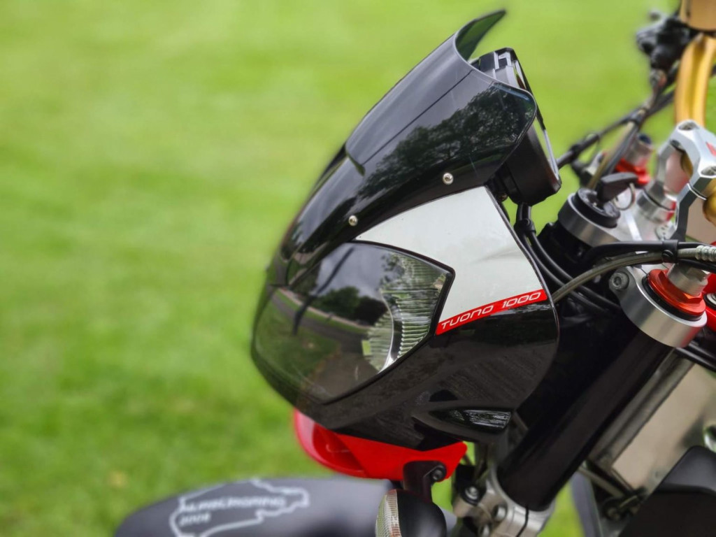 View APRILIA Tuono 1000 R
