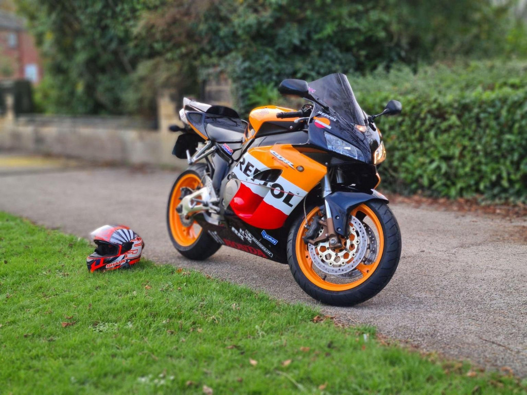 View HONDA CBR1000RR Fireblade 1000