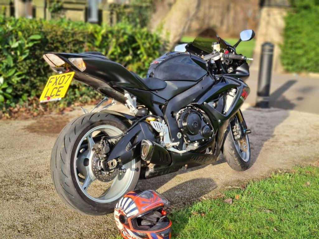 SUZUKI GSXR750