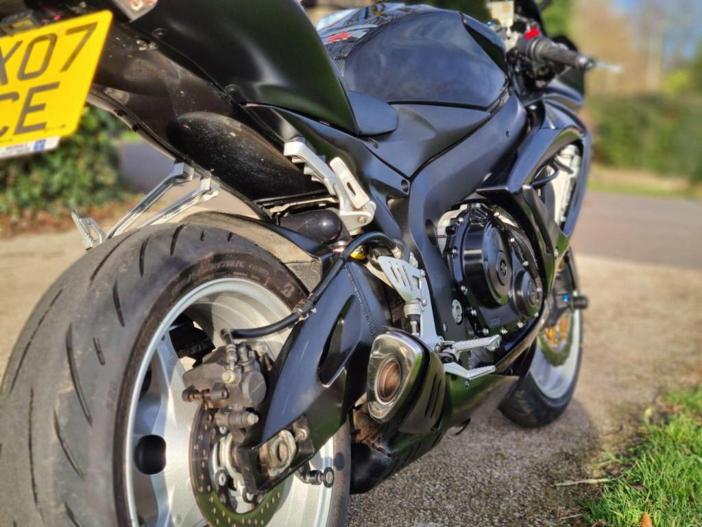 SUZUKI GSXR750