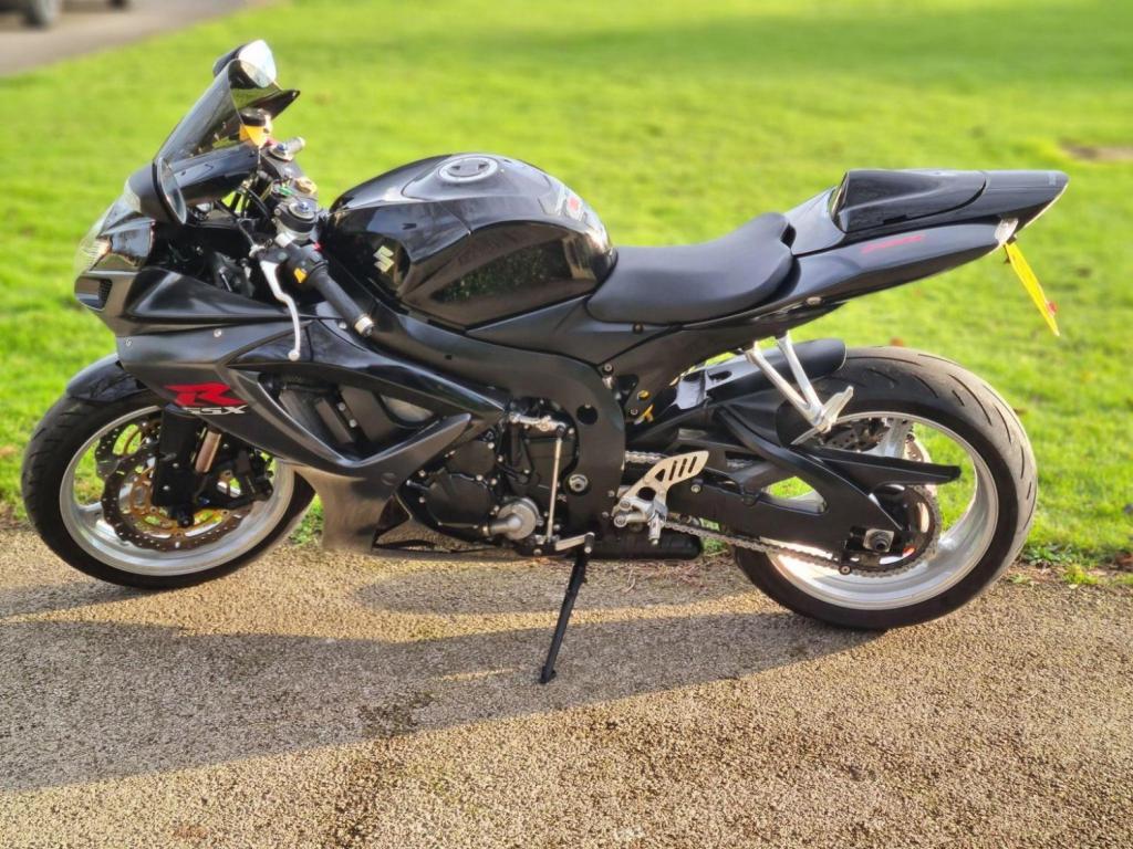 SUZUKI GSXR750