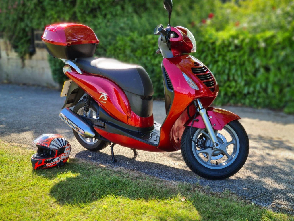 View HONDA PES125 Super reliable, sought after Honda
