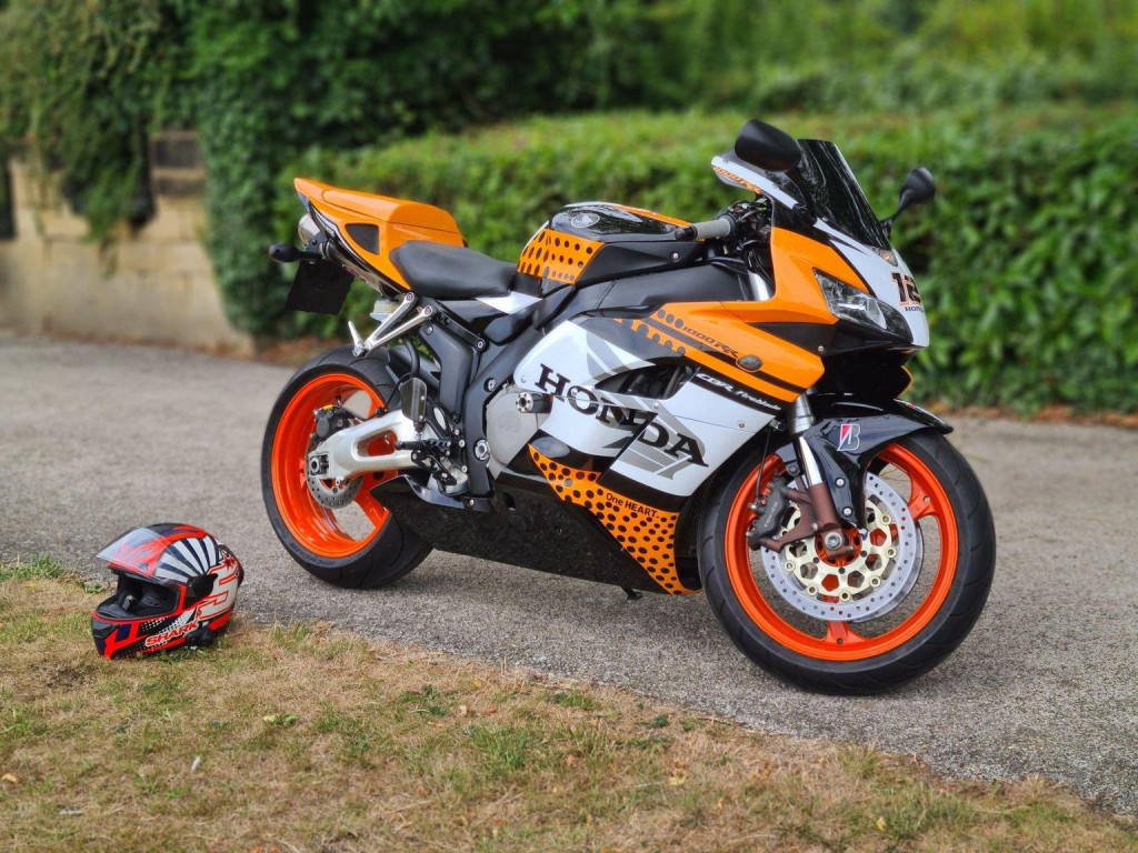 View HONDA CBR1000RR Fireblade CUSTOM BUILD ONE OF A KIND