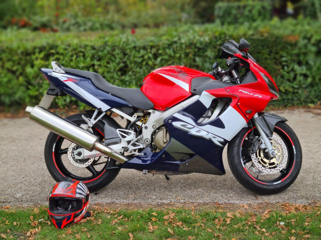 HONDA CBR600F