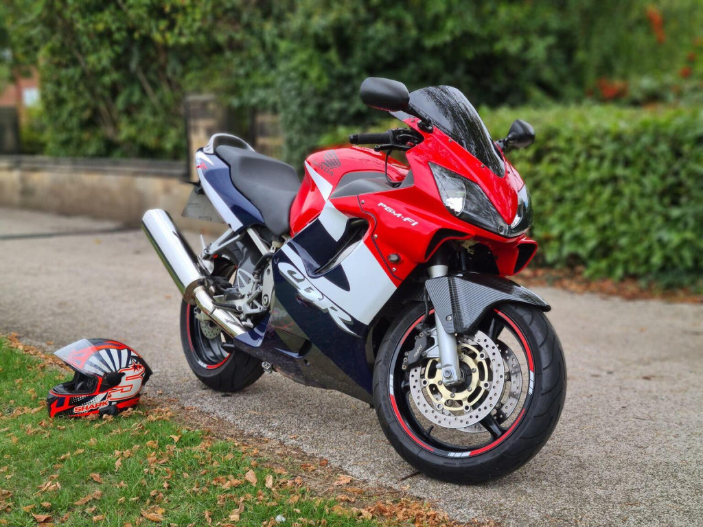 View HONDA CBR600F Super Clean Iconic Honda!